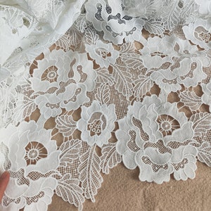 Exquisita tela de encaje de flores blancas, tela de encaje guipur bordado floral de buena calidad