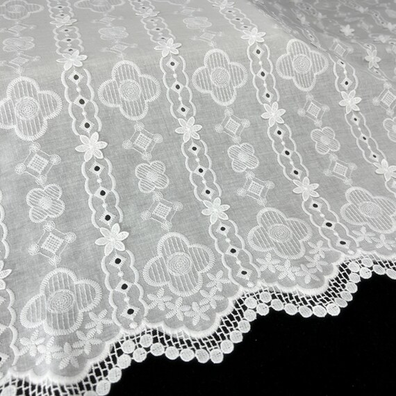 n*）様 Cording Embroidery Detail Cotton Ov An Embroidered Coif | The 1642 Tailor