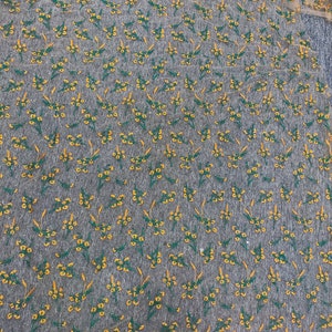 Vintage gul blomma grön gren broderad spetstyg, broderad blommig spetstyg, nätspetstyg 51" brett säljs i 1 kubikmeter bild 7