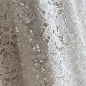 Guipure Lace Fabric, Hollow out Leaf Lace Fabric, Venice Lace Fabric for Bridal Fess, Lace Curtain, Home Decor, Background