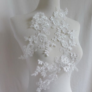 Off white wedding lace applique, bridal veils applique, sewing appliques one pair