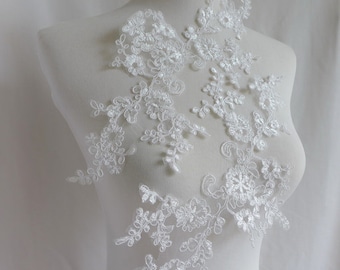 Off white wedding lace applique, bridal veils applique, sewing appliques one pair