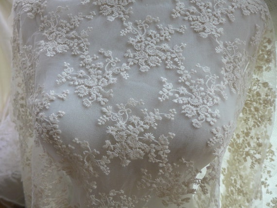 51" wide Ivory lace fabric, floral lace fabric, bridal dress fabric, embroidery lace fabric by the yard