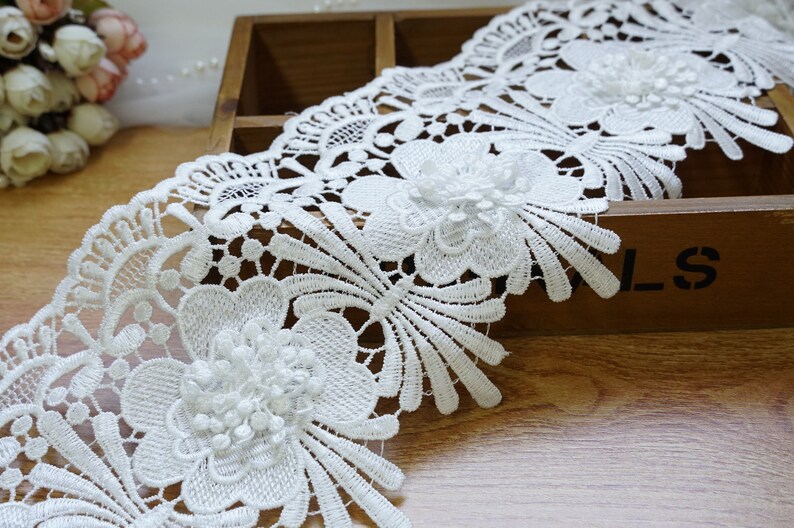 Floral Design Guipiur Lace Trim 1 Yard