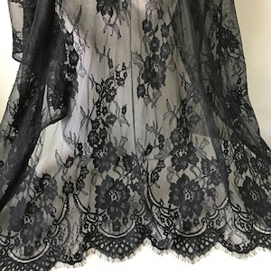Schwarzer Chantilly-Stoff, ausgebogter umrandeter Wimper-Spitzenstoff, vorzüglicher Tüll-Spitzenstoff für Vorhang, Brautschleier, Hochzeitskleid