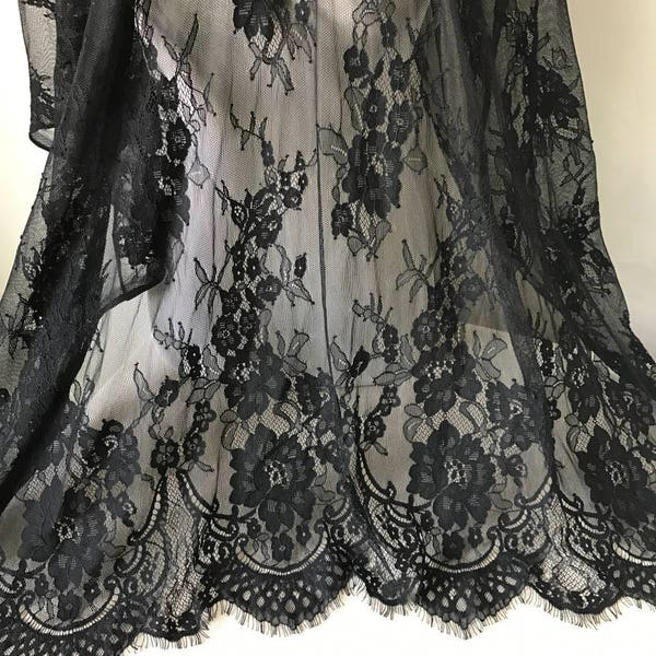 Tissu noir de Chantilly, tissu festonné de dentelle de cil bordé, tissu exquis de dentelle de Tulle pour le rideau, voiles nuptiales, robe de mariée