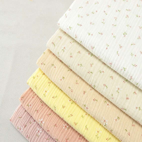Little Flowers Print Crinkle Double Gauze Fabric, Soft Cozy Cotton Fabric, Baby Clothing, Pajamas, Cotton Bib, Sold by Yard
