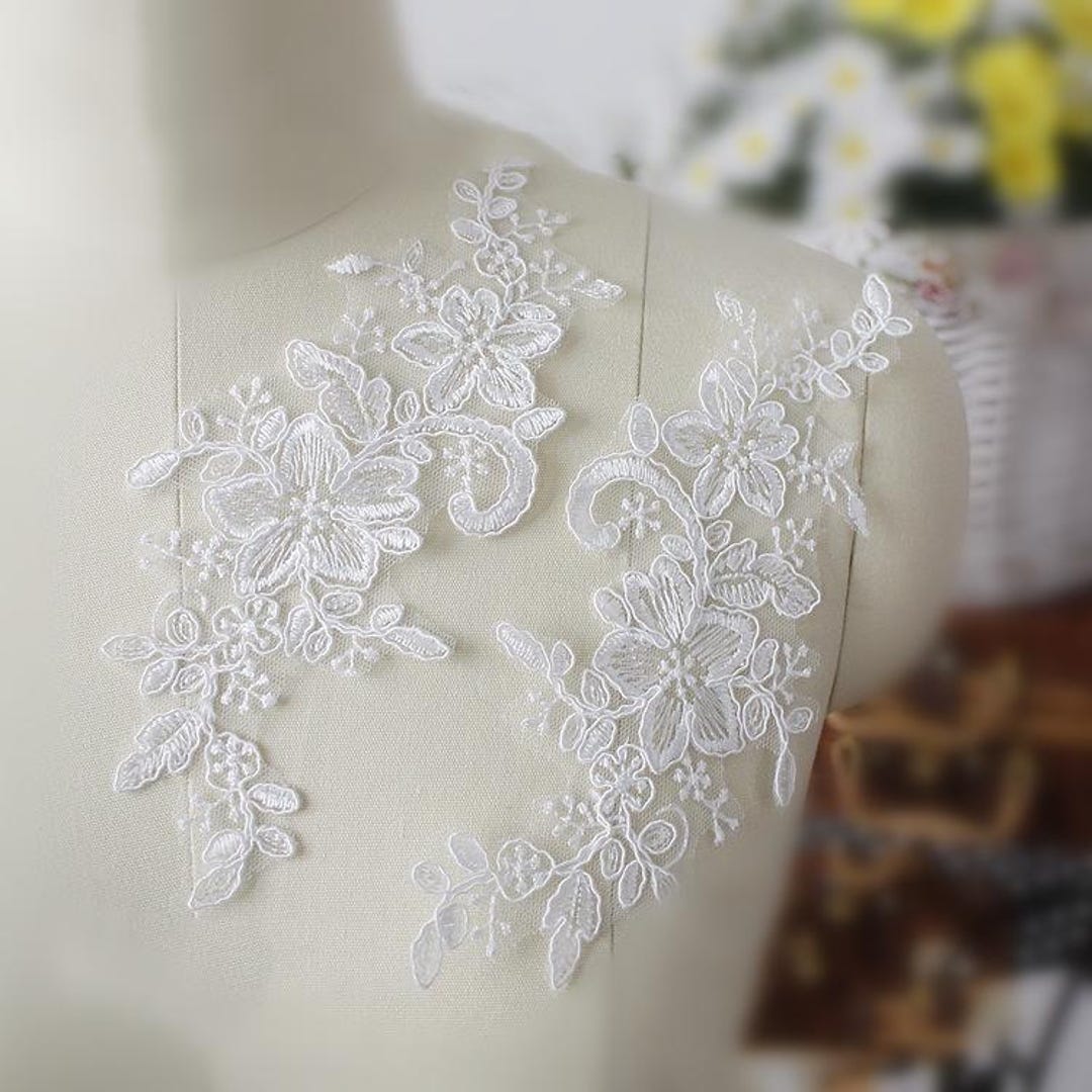 Beautiful Alencon Corded Lace Applique Pair, Pretty Lace Floral Patch ...