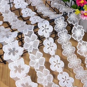 Off white Floral Applique Embroidery Lace Trim for Dress Decor, diy Crafts, Head Flowers, Patch, Garments, 2 Yards