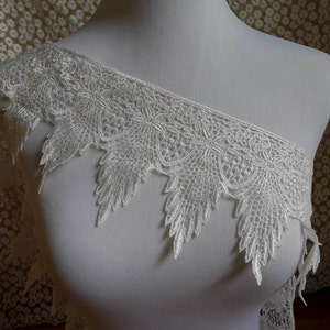 1 yard Venise feather lace trim in white for wedding, sashes, gown shoulder, headbands, costumes