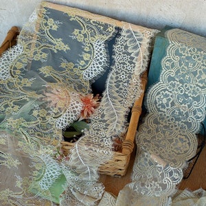 Two-tone lace trim, soft chantilly bridal lace, gold + off white lace trim, unique scallops edging eyelash trim lace, 3 meters