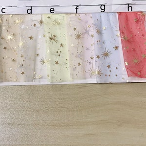 Tissu en tulle doux et large de 59 po. Tissu en dentelle de tulle à mailles étoilées irrégulières dorées pour robe de poupée DIY, voile, bandeau, robe tutu, robe de bébé image 10