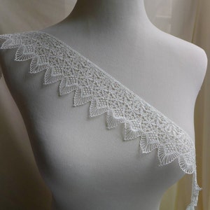 2.4" Venice scalloped lace trim in off white for bridal veils, gown, headbands, costumes