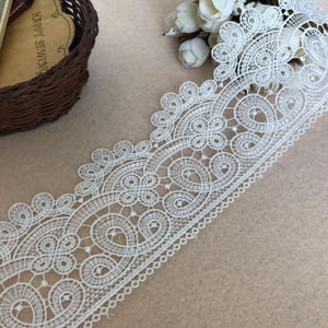 Schwarz / Weiß-Venedig-Spitzenbesatz Retro-ausgebogene Spitze Für Brautschärpen, Hochzeitskleider 3 Zoll Breit
