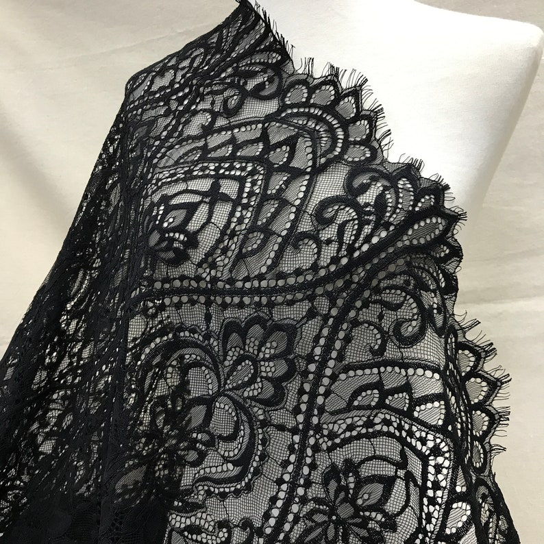 Gorgeous Black / Off white Chantilly Lace Fabric Eyelash Scalloped