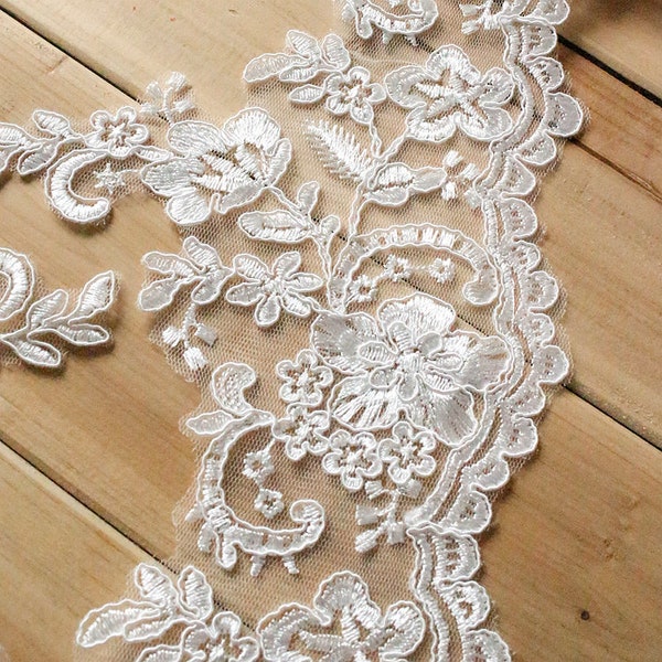 Alencon Lace Trim, Lovely Ivory  Flower Lace Trim, Beautiful Wedding Dress  Lace Trim, Alter Couture, Skirt Edge, Gowns Bottoming