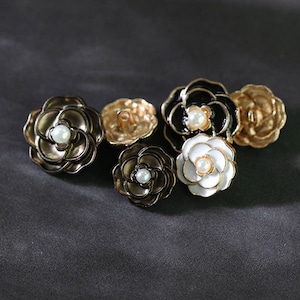 10 pezzi Bottoni a forma di fiore, Bottoni con gambo a forma di fiore, Bottoni a forma di fiore, Bottoni con perline di perle, Bottoni con gambo metallico per costumi, Artigianato da cucito