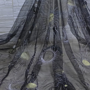 Tessuto in pizzo ricamato con stelle e sole da 1 metro, tessuto ricamato con rose e fiori, tessuto in pizzo a rete per abiti, decorazioni per la casa, costumi.