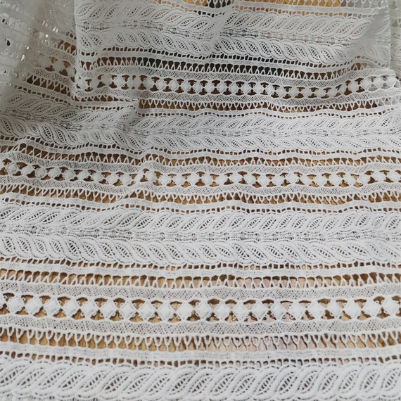 Vintage Crochet Stripe Lace Fabric, off White Cotton Guipure Fabric With  Stripe Pattern, Retro Hollowed Lace Fabric, by 1 Yard 