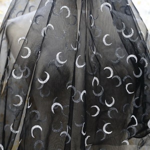 Tela de encaje lunar, tela de malla de tul con estampado lunar, tela de tul negro con media luna plateada para lencería nupcial, telón de fondo, decoración del hogar y velo.