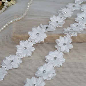 Gebroken witte 3D bloemen kanten rand, strass kralen 3D bloemen kant rand, bloemen appliqué rand, naaien appliqué rand