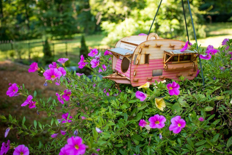 Vintage Camper Bird House or Scale model. 2 sizes you can build and use Bring back the love of travel and camping with a miniature trailer afbeelding 10