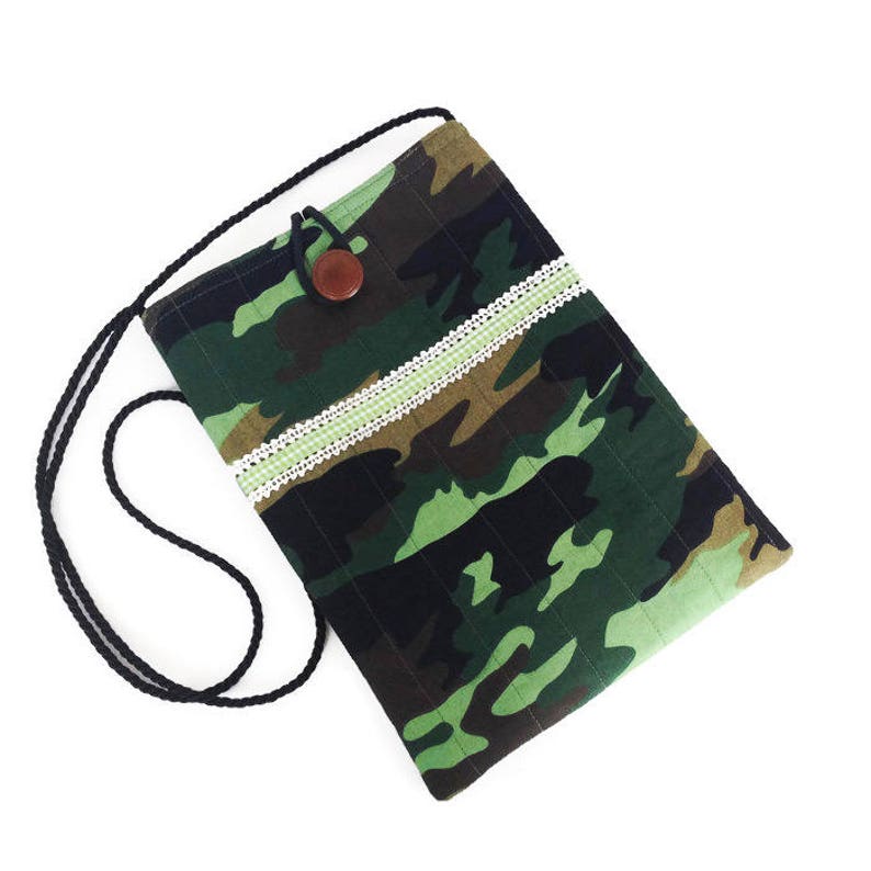 camo cross purse
