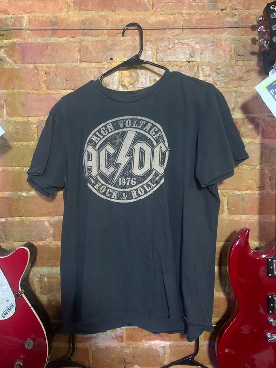 Ac/dc - gray shirt - Gem