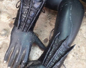 Black Wing Cuff / Leather cuffs / Handmade leather Cuff (SDC025)