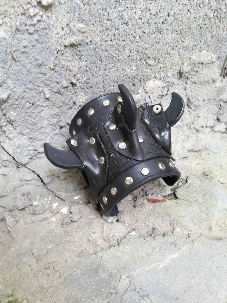 SDC050 Dragon Claw Leather cuffs Handmade leather Cuff