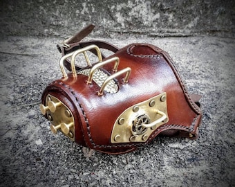 Máscara Meia-Longa Estilo Steampunk / Tachas e Latão / Feita à Mão (SPM45)