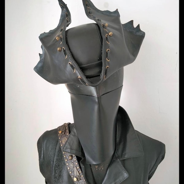 Chapeau de haute qualité Full Leather Tricorn design spécial inspiré du style Hunter de BloodBorne