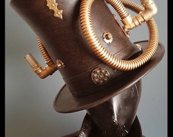 Cartola Steampunk com canos e decorações especiais.