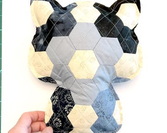 Quilted Cat Sewing Pattern – Patchwork Fabric (PDF Pattern)