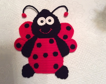 crochet ladybug pattern - Wall Hanging for The Nursery - crochet baby wall decor - ladybug tutorial -  instant download PDF pattern