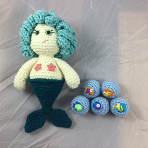 Crochet Amigurumi Pattern Mermaid with her Water Bubble Fish Friends - PDF Instant Download - Amigurumi Tutorial - Mermaid Doll