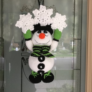 Snowman Door Hanger Crochet Pattern Tutorial - Amigurumi Snowman - Plush Snowman - Holiday Decor - Instant Download PDF Pattern