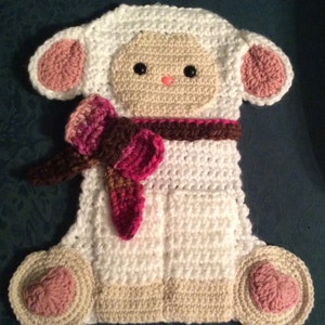 Crochet Lamb Pattern - wall hanging for the Nursery - crochet lamb tutorial - crochet baby wall decor -  instant download pdf pattern