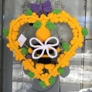 Bee Happy Crochet Wreath Crochet Pattern Spring home decor Wreath and Door Hanger instant download PDF pattern black and yellow wreath image 5