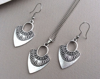 Boho Necklace, Egyptian Necklace, Shield Charm, Silver Pendant, Bohemian Earrings, Necklace Set, Earring Set, Chain Necklace, Tribal, Ethnic