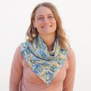 mitered square cowl knitting pattern, PDF, bandana style knitted cowl, garter stitch cowl, knitted cowl pattern, Katahdin Cowl
