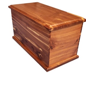 Extra Large Cedar Cremation Urn – Holds 200 Cubic Inches