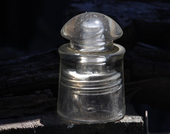 White Insulator photo