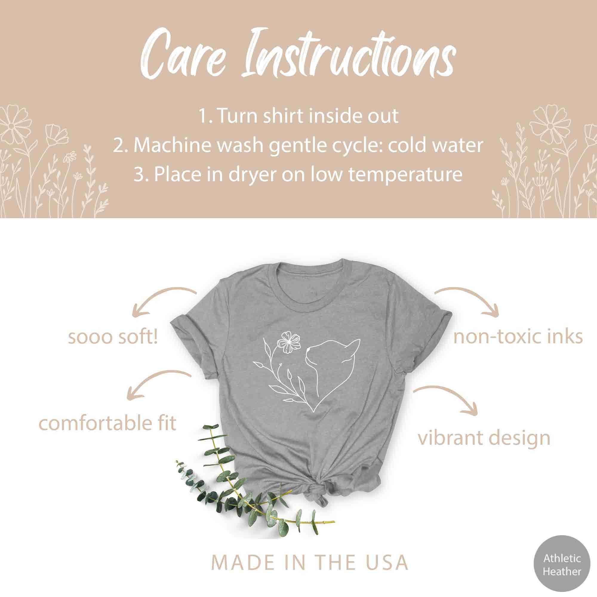 Cat Shirt for Women, Cat Lover T-Shirt for Cat Mom Gift, Cat Lover Gift for Her, Cat Gift for Cat Mom Tshirt Cute Floral Cat Gift for Women