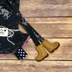 MILITAIRE Reach Straps CHARMS. Tula Free to Grow CHARMS. Rijselbaby. Boba. Pikkolo. Blije baby. Emeibaby. Tula Explore. Drager charmes.