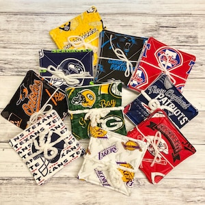 Team NFL NBL MLB Hockey Gesteppte Stoff-Untersetzer! Spieltag Enthusiasten! Sport Untersetzer. Männerhöhle. Vater. Geburtstag. Hauseinweihung. Weihnachten.