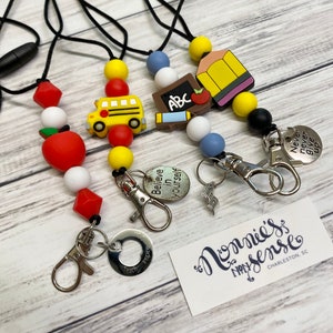 Cordón para ESCUELA DE MAESTROS. Cordón de silicona con cuentas. Portatarjetas de identificación. Profesionales de la enseñanza. Agradecimiento a los maestros. Regalo de graduación. Conductor de autobús. Administración.