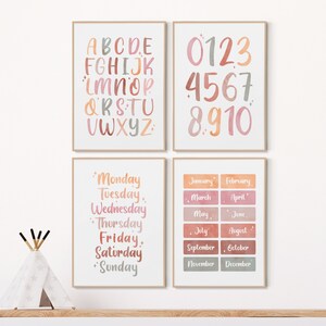 Educatieve kinderprintset van 4, neutrale alfabetkunst aan de muur, dagen, maanden en telgrafieken voor kinderkamer