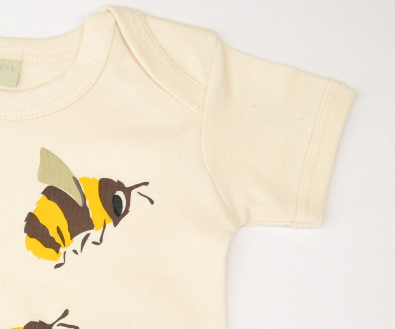 Pear Print baby bodysuit in organic cotton with bees. Save the Bees. Baby one-piece. Baby boy or baby girl gift. Bumble bees. image 4