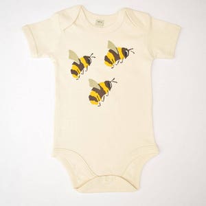 Pear Print baby bodysuit in organic cotton with bees. Save the Bees. Baby one-piece. Baby boy or baby girl gift. Bumble bees. image 5